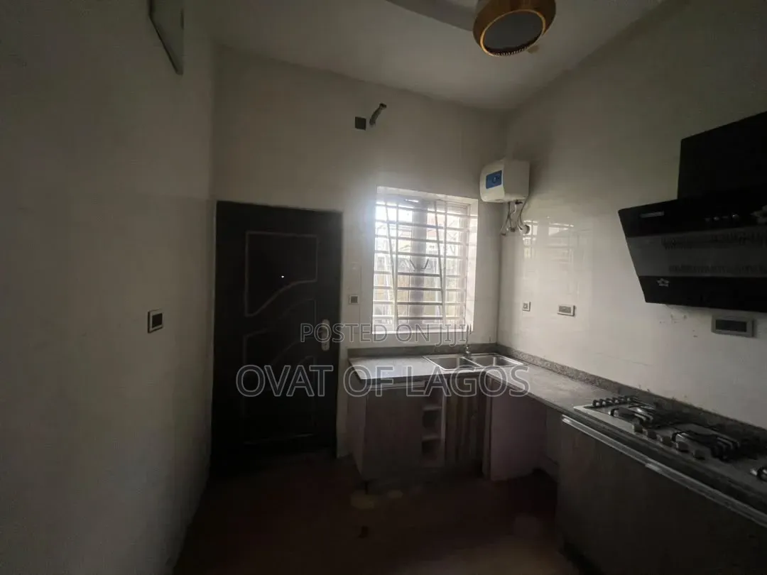 4bdrm Duplex in Chevron Alternative for sale in Chevron
