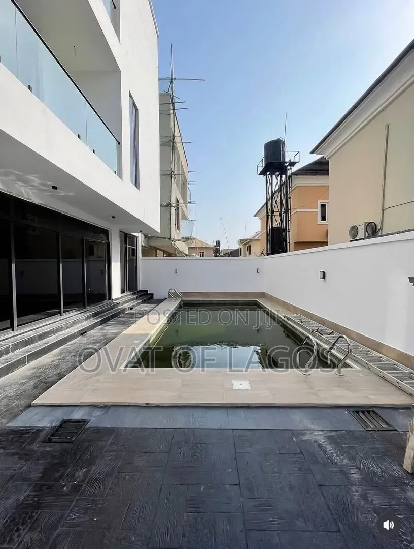 5bdrm Duplex in Lekki Phase 1 for sale in Lekki Phase 1
