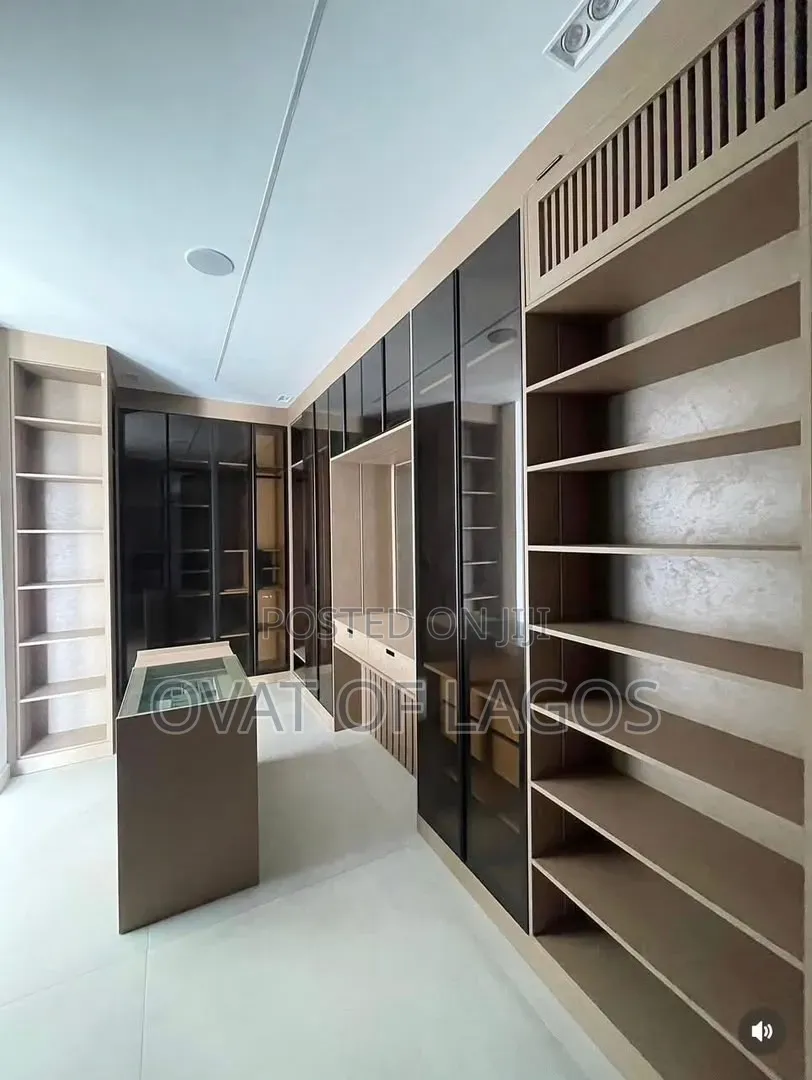 5bdrm Duplex in Lekki Phase 1 for sale in Lekki Phase 1