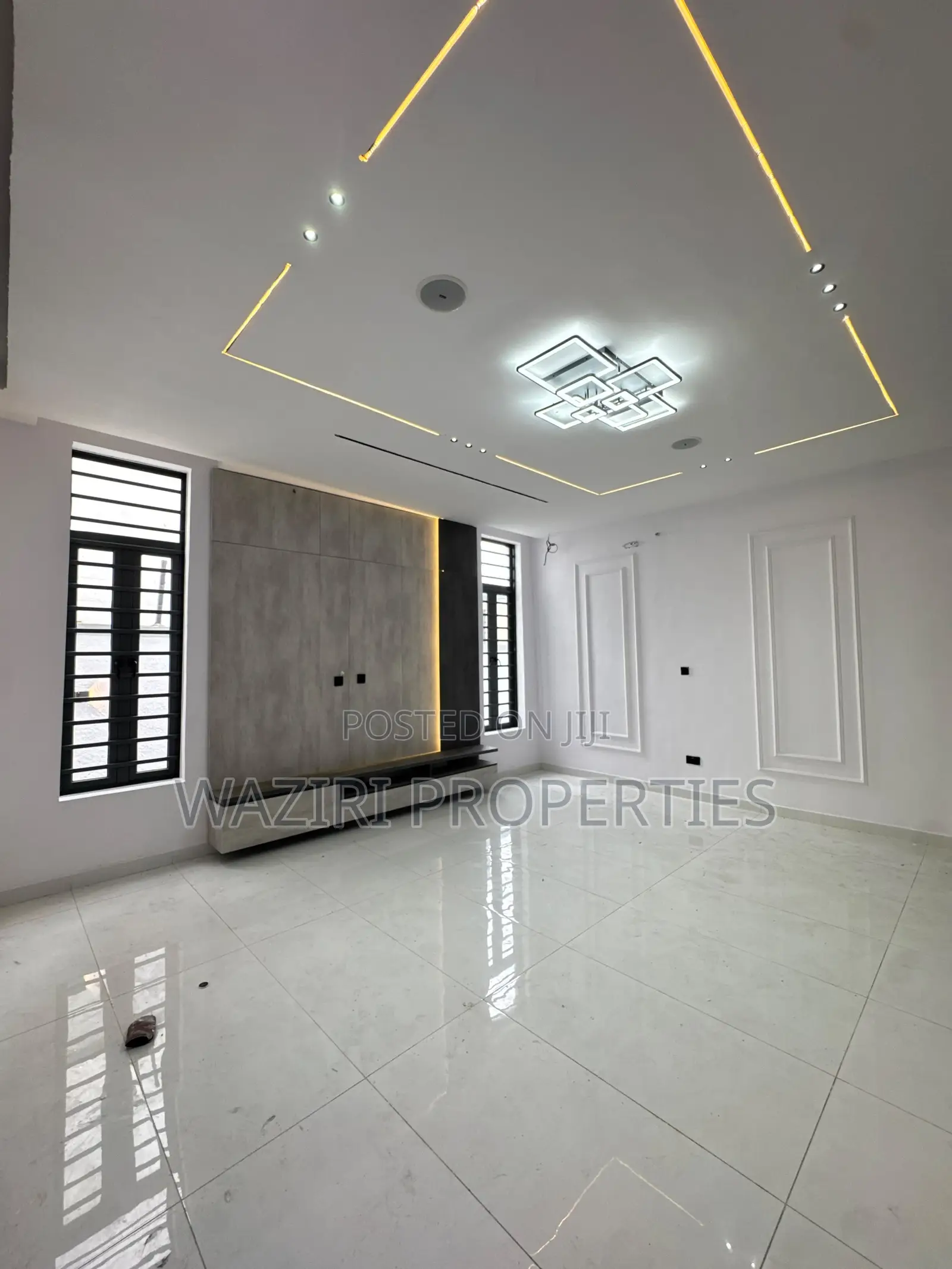 4bdrm Duplex in Ikota for sale in Ikota