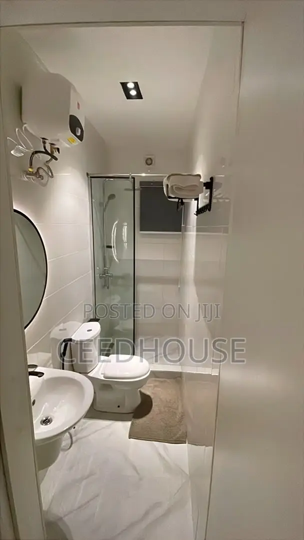 Luxurious Studio Apartment in Lekki Phase 1