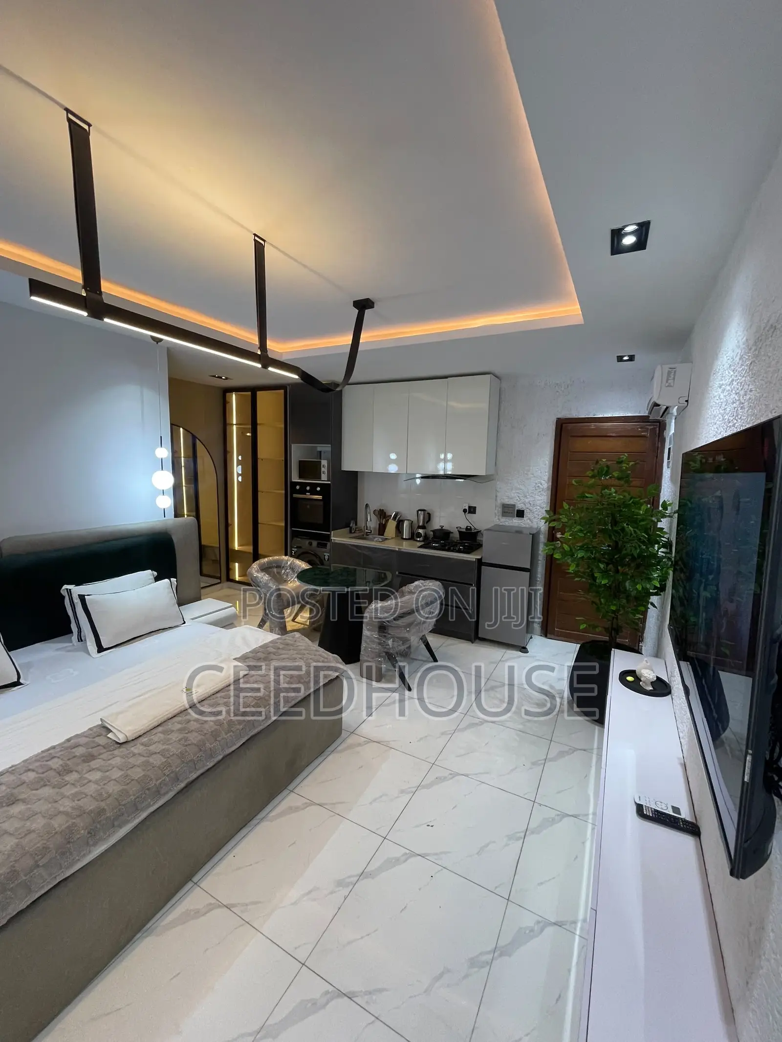 Luxurious Studio Apartment in Lekki Phase 1