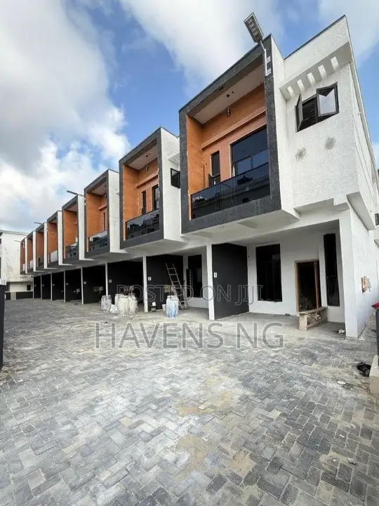 3bdrm Duplex in Lekki Phase 2 for sale in Lekki Phase 2