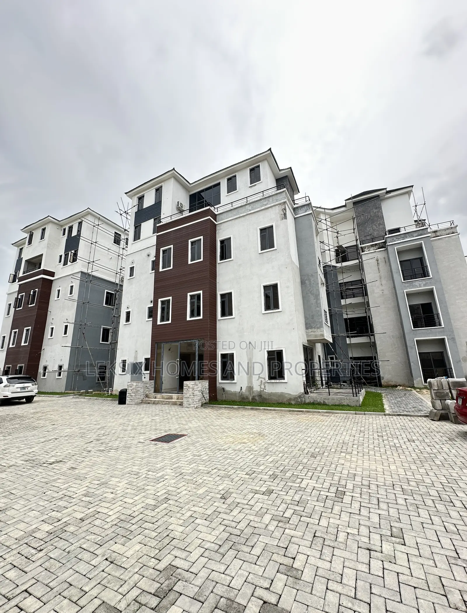1bdrm Apartment in A Well Secured, Lekki Phase 1 for sale in Lekki Phase 1