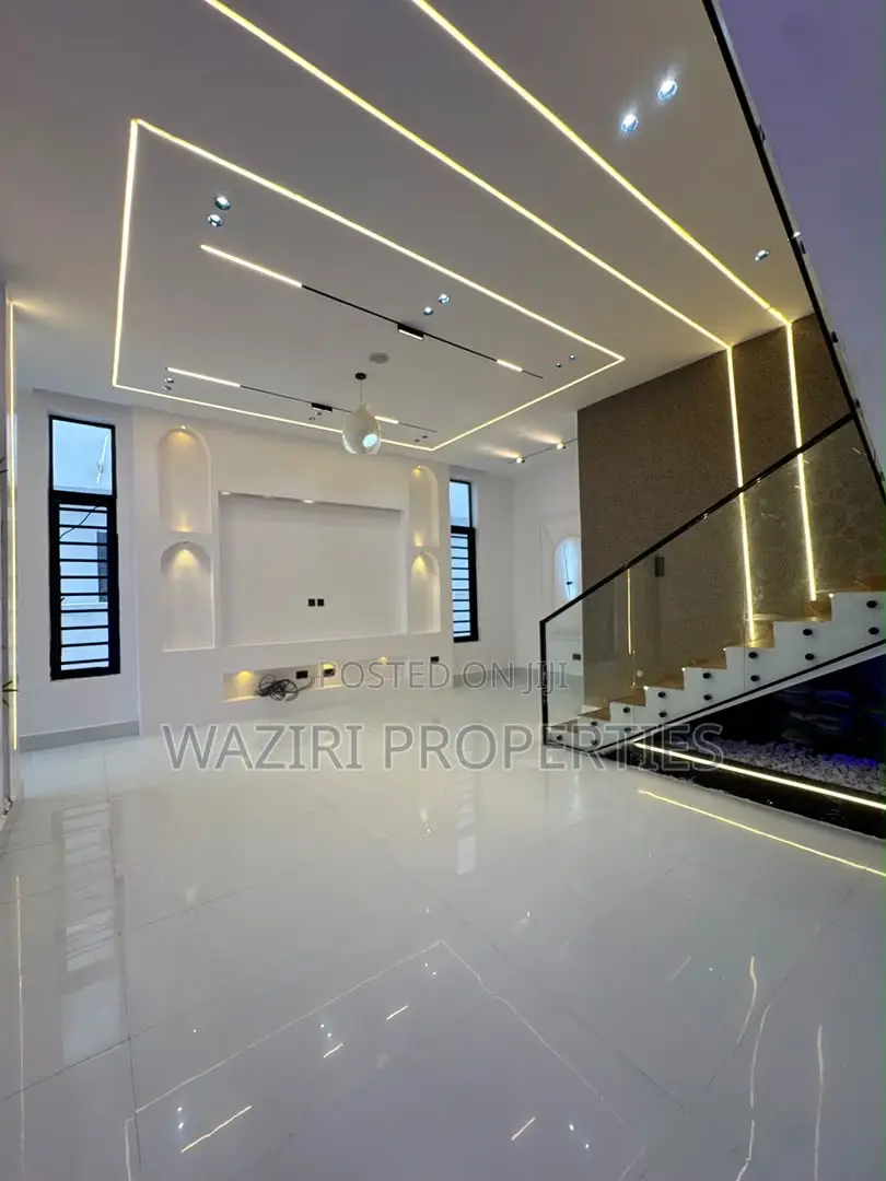 4bdrm Duplex in Ikota for sale in Ikota