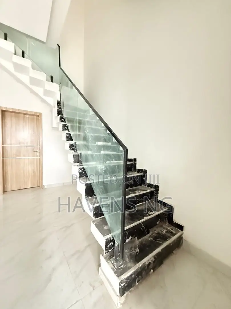3bdrm Duplex in Lekki Phase 2 for sale in Lekki Phase 2