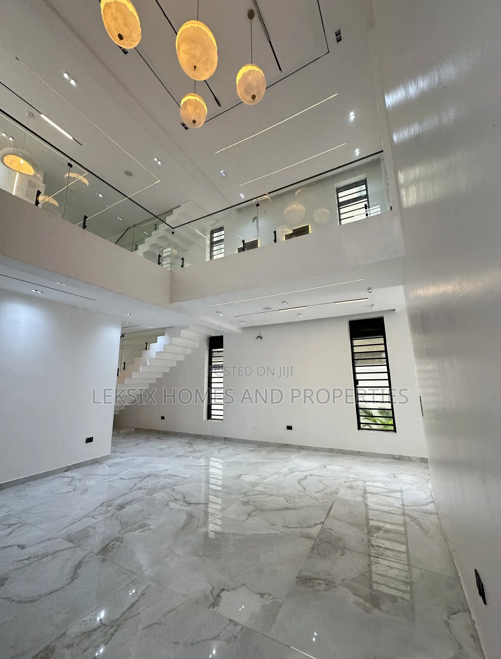 5bdrm Duplex in A Well Secured, Lekki Phase 1 for sale in Lekki Phase 1
