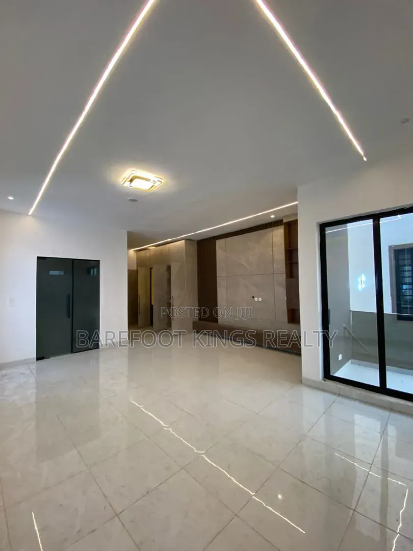 5bdrm Duplex in Ado / Ajah for sale in Ado / Ajah