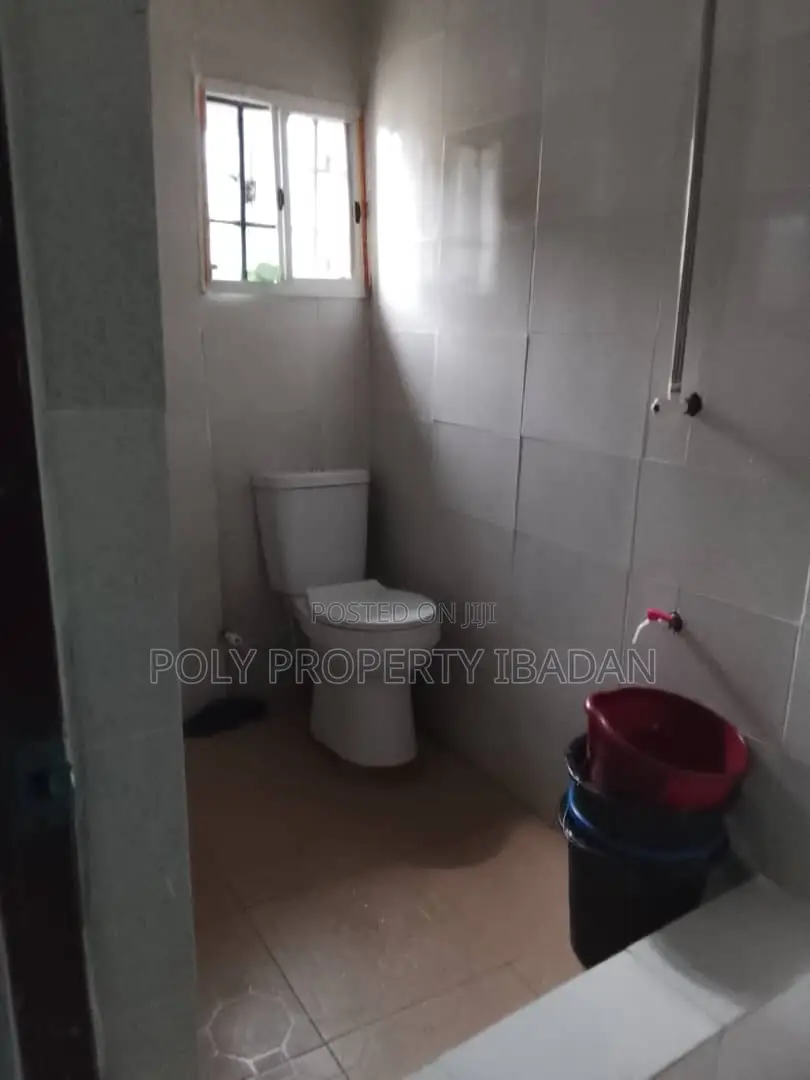 2bdrm Apartment in Akinoje Layout, Bodija for rent in Bodija