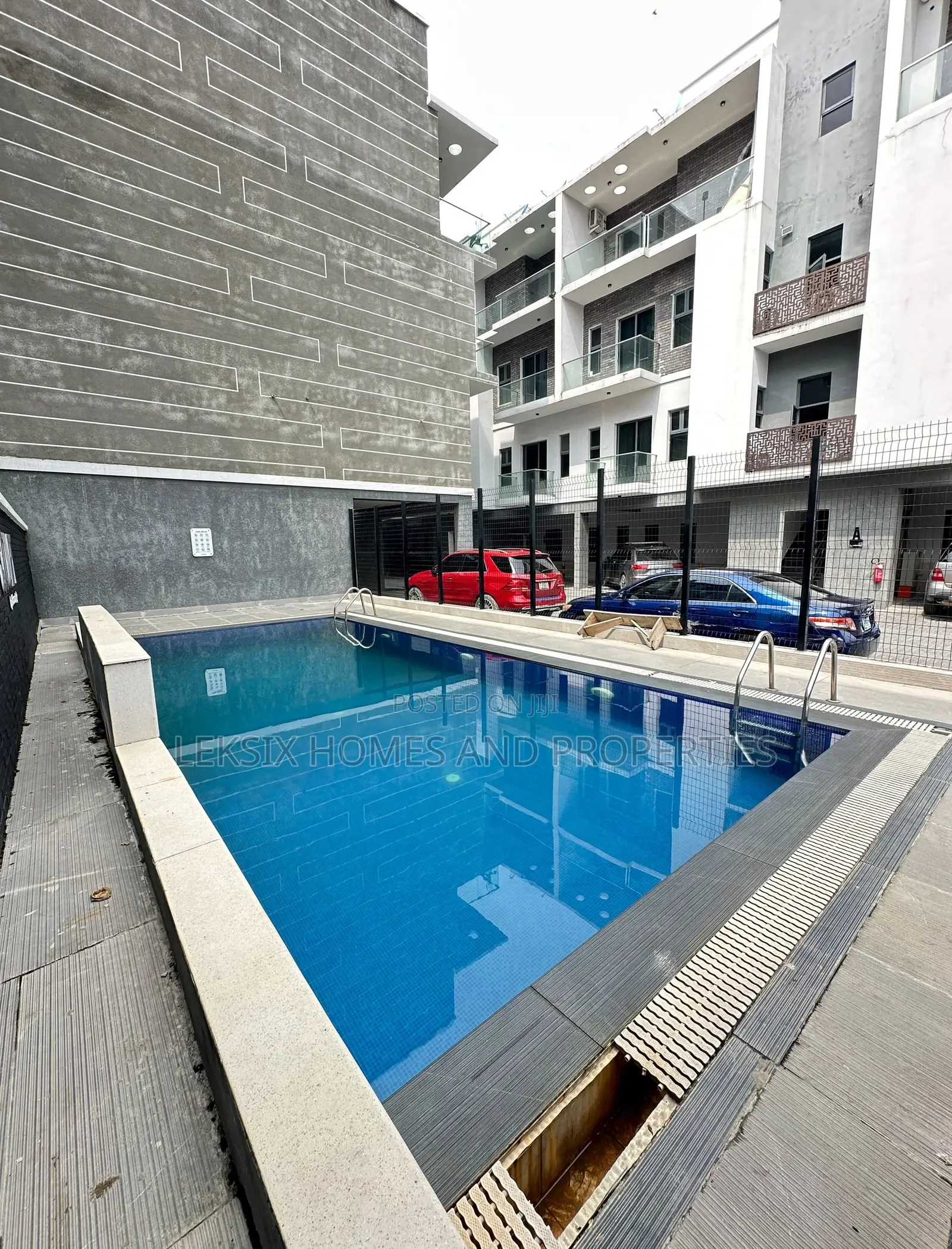 Furnished 2bdrm Maisonette in Comes With All, Lekki Phase 1 for sale in Lekki Phase 1