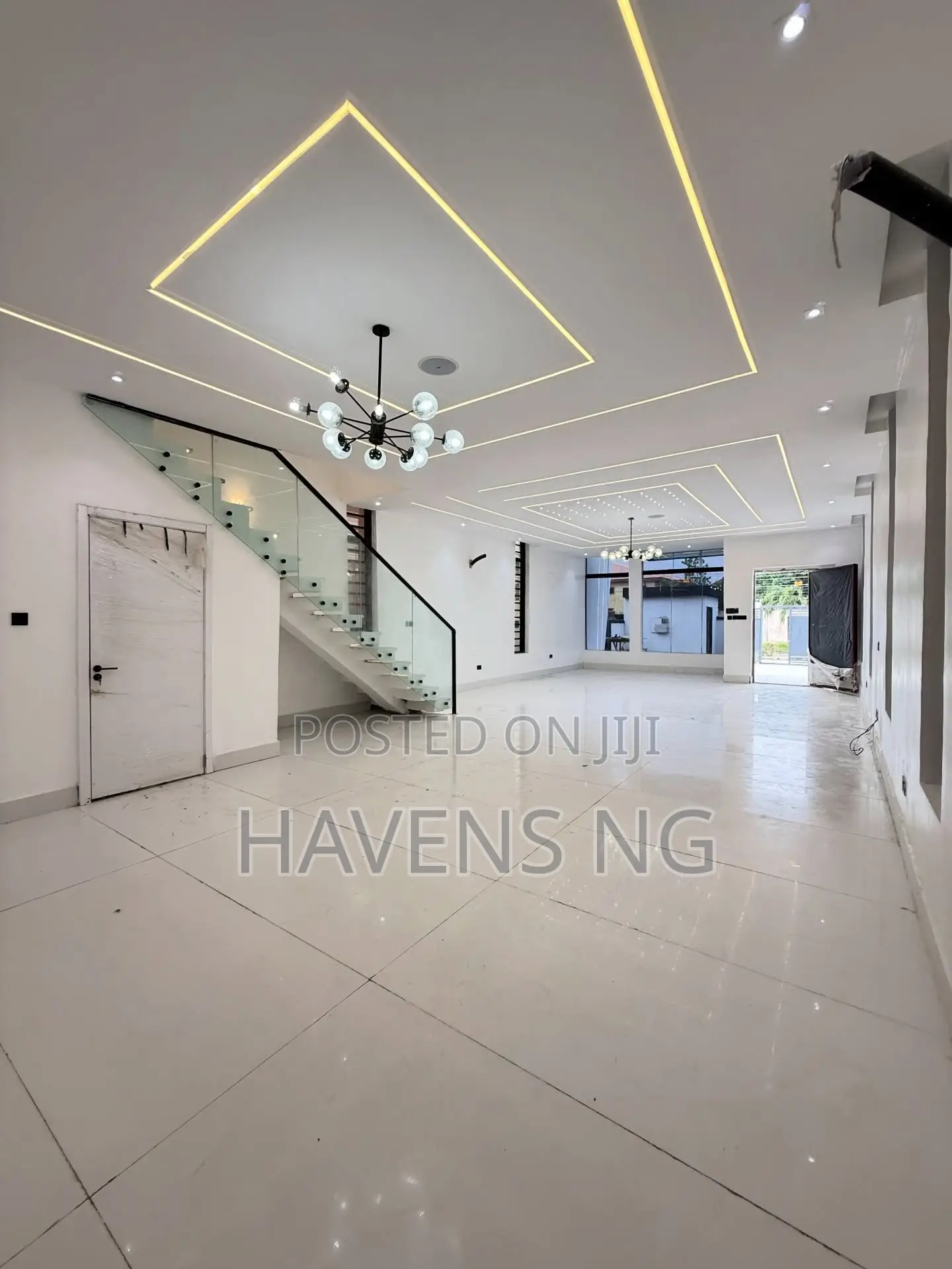 5bdrm Duplex in Ikota for sale in Ikota