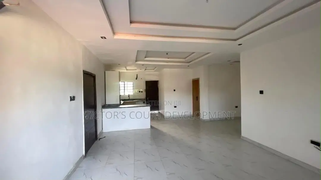 2bdrm Apartment in Yaba Gra for rent in Yaba
