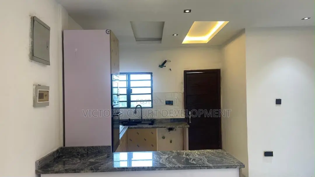 2bdrm Apartment in Yaba Gra for rent in Yaba