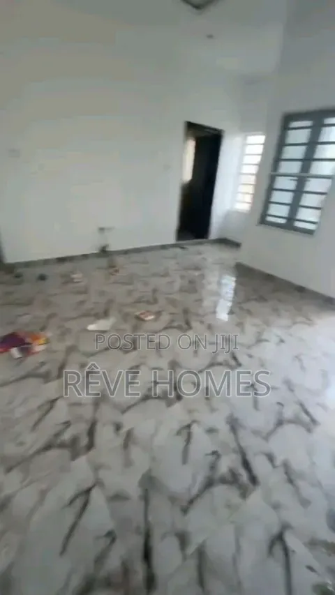 Mini Flat in CHallenge / Mushin for rent in CHallenge / Mushin