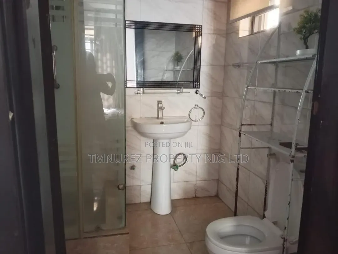 5bdrm Duplex in Idado for sale in Idado