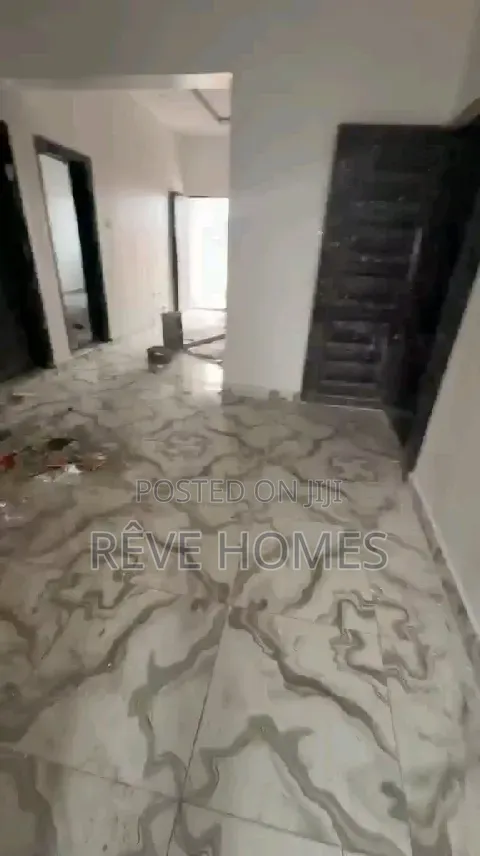 2bdrm Block of Flats in CHallenge / Mushin for rent in CHallenge / Mushin