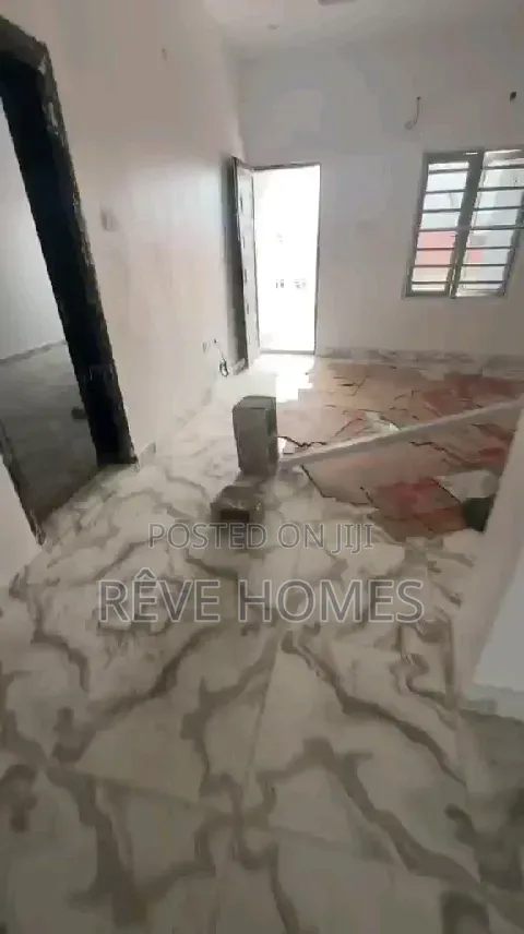 2bdrm Block of Flats in CHallenge / Mushin for rent in CHallenge / Mushin
