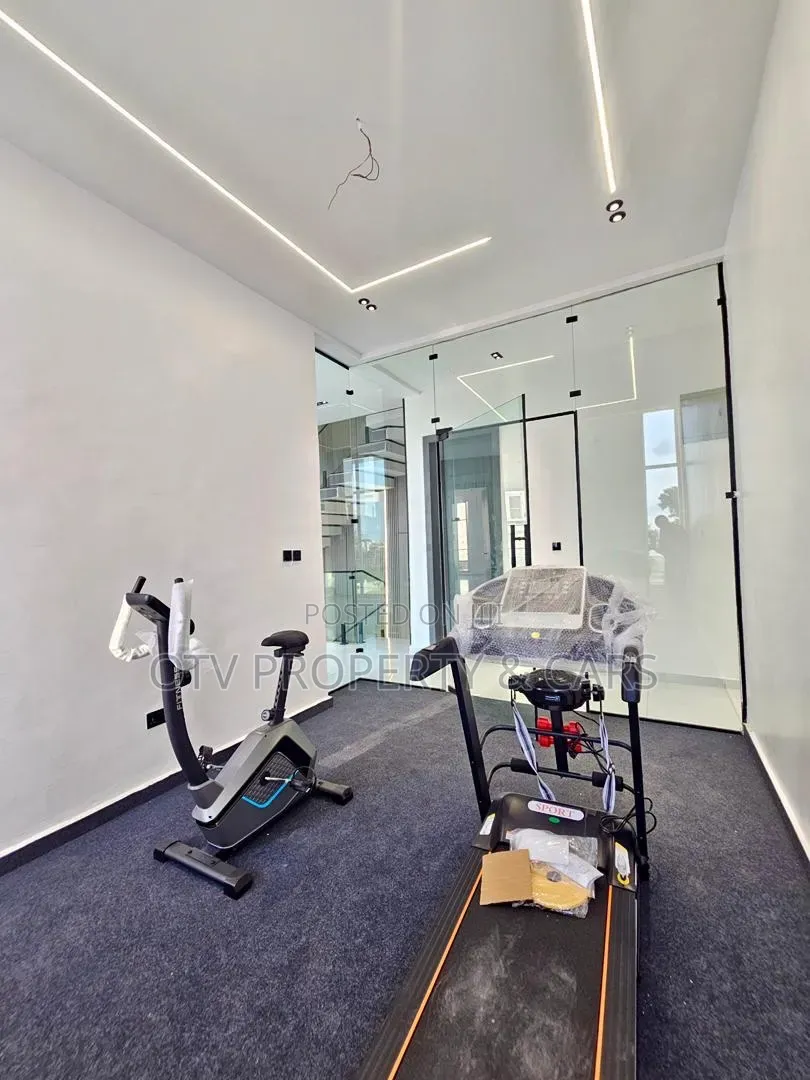 5bdrm Duplex in Osapa london for sale in Osapa london