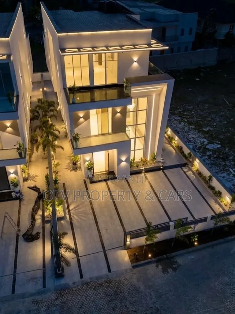 5bdrm Duplex in Osapa london for sale in Osapa london