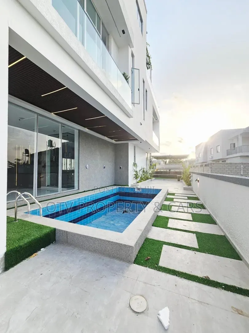 5bdrm Duplex in Osapa london for sale in Osapa london