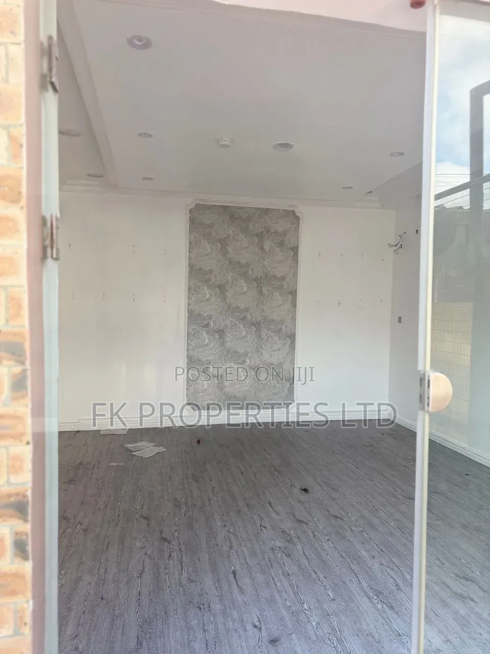 Shop in Lekki Phase 1 in Lekki Phase 1