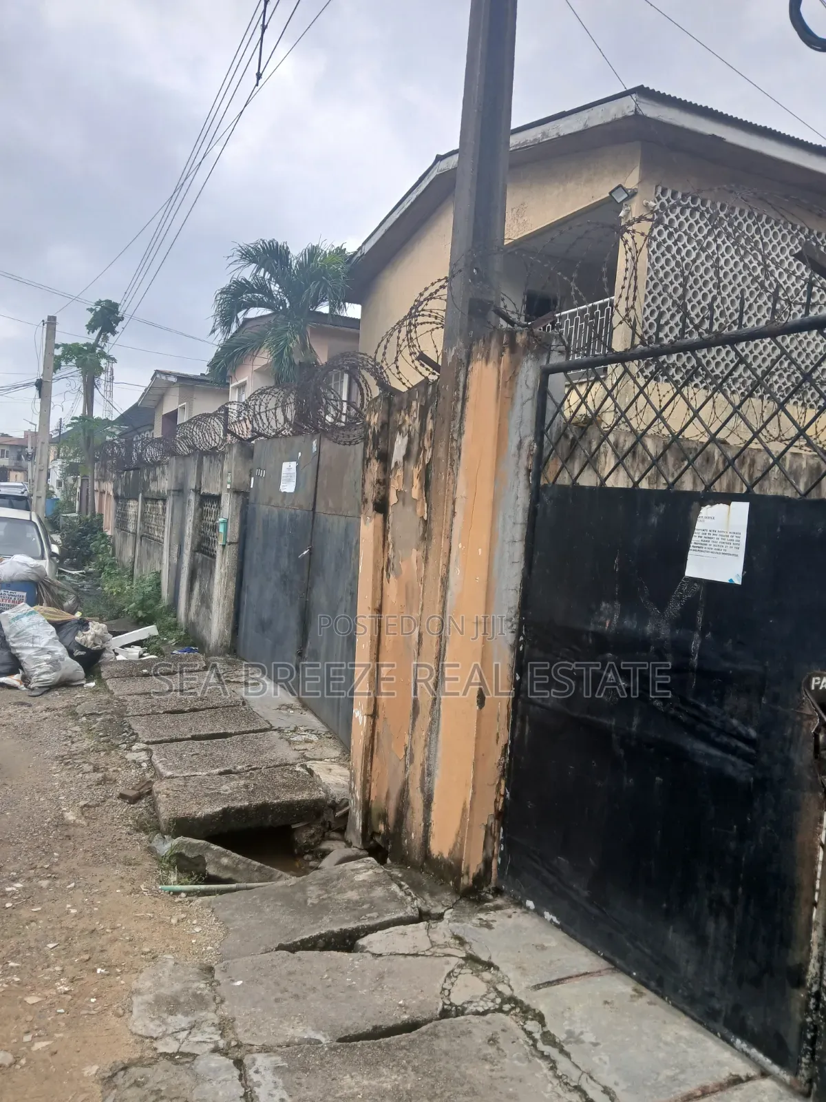 8bdrm Duplex in Raufu Williams, Adelabu for sale in Adelabu