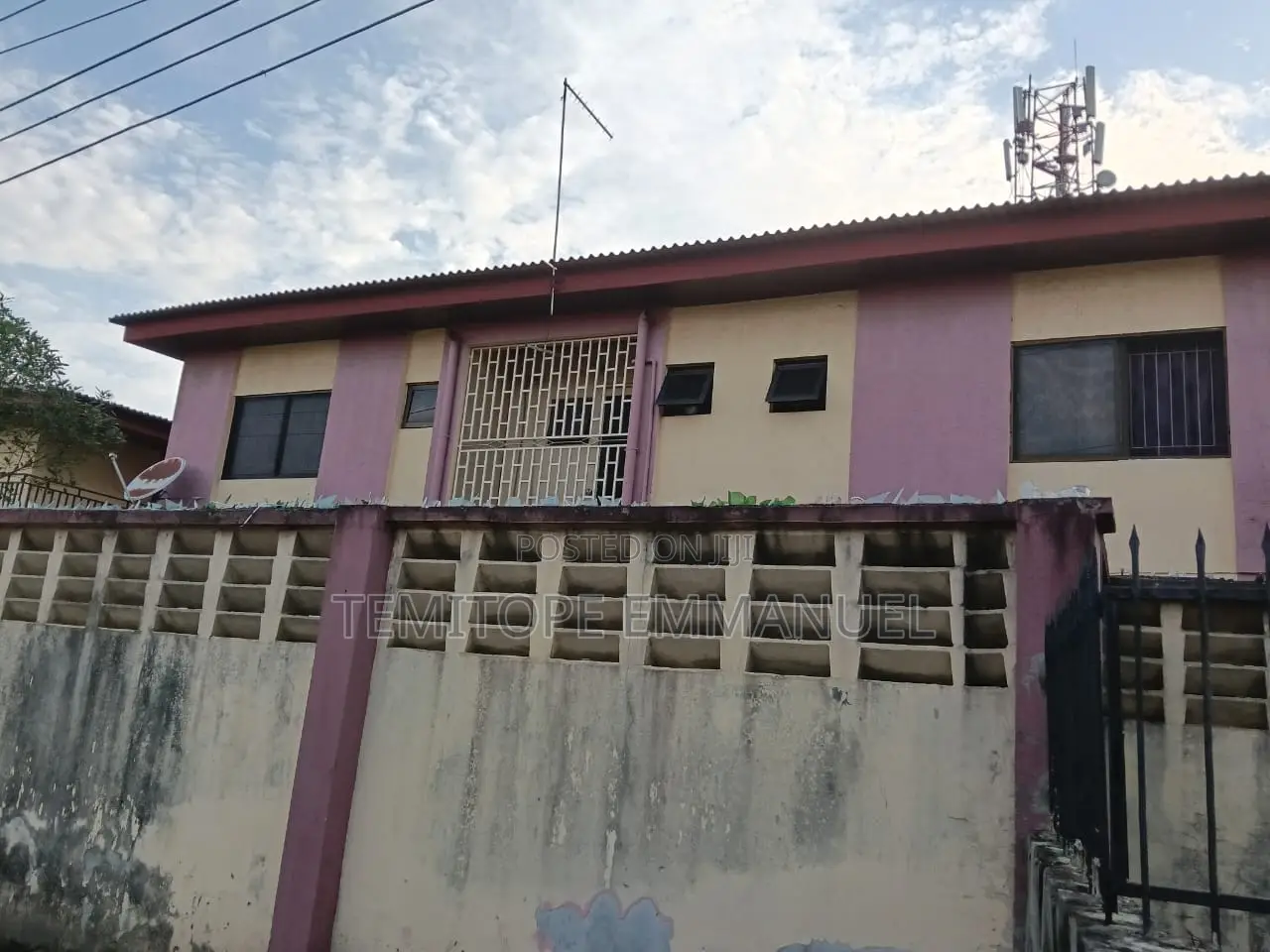 Furnished 10bdrm Duplex in Dopemu for sale in Dopemu