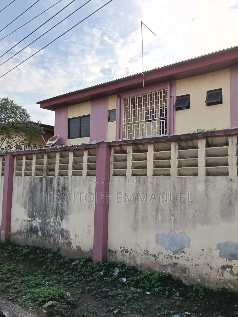 Furnished 10bdrm Duplex in Dopemu for sale in Dopemu