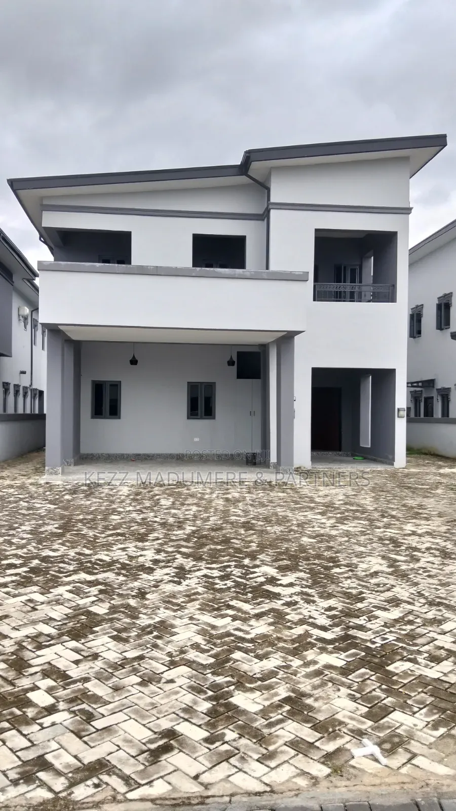 4bdrm Duplex in Near Shell for rent in Eliozu