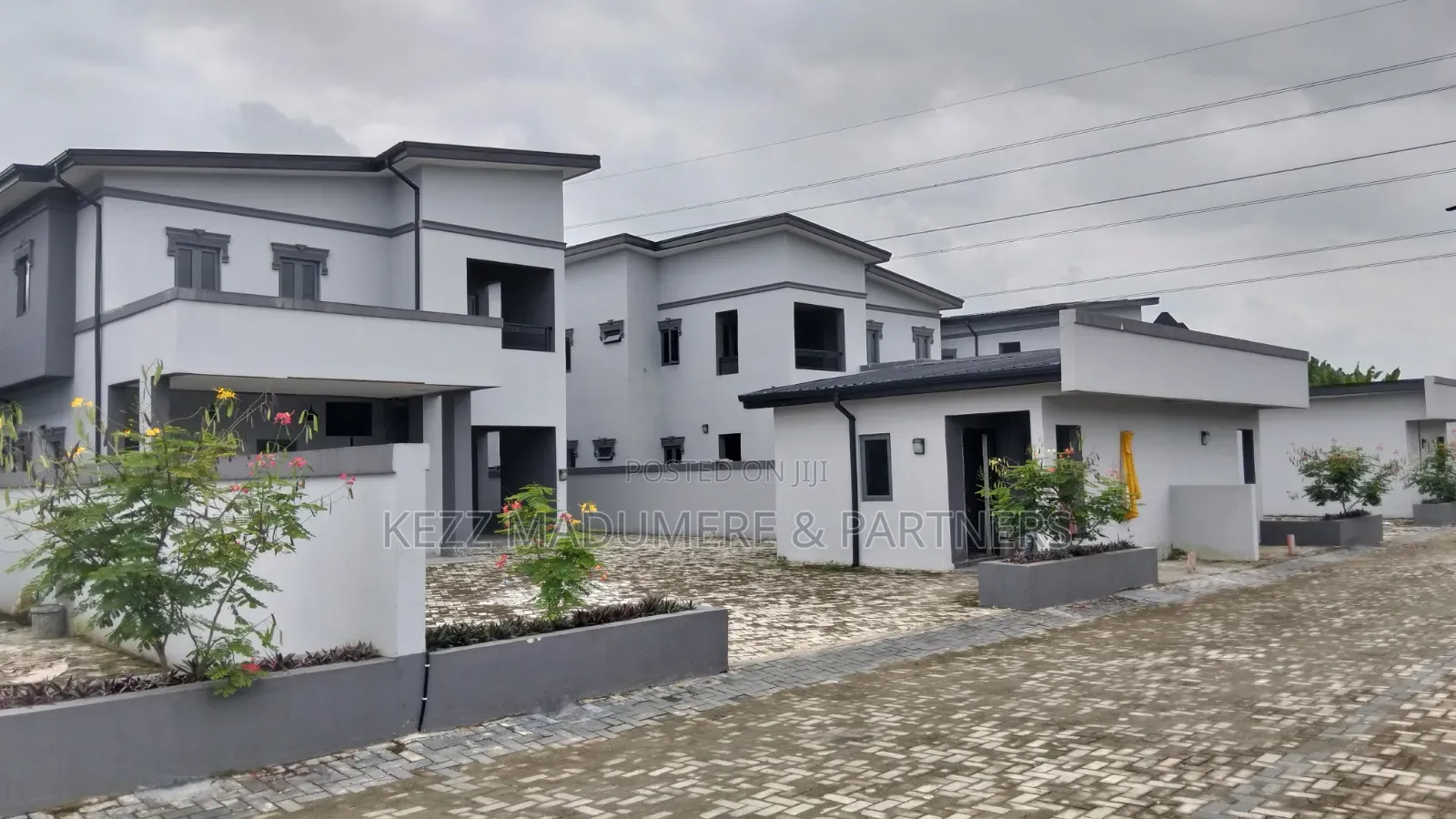 4bdrm Duplex in Near Shell for rent in Eliozu