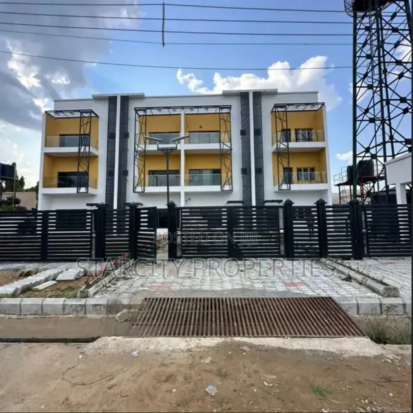 Furnished 4bdrm Duplex in Secured Estate, Life Camp for sale in Life Camp