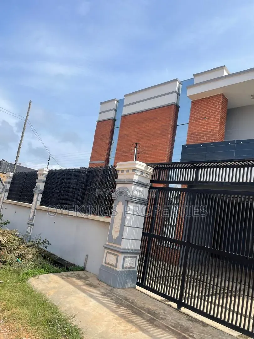5bdrm Duplex in Elebu, Oluyole for sale in Oluyole
