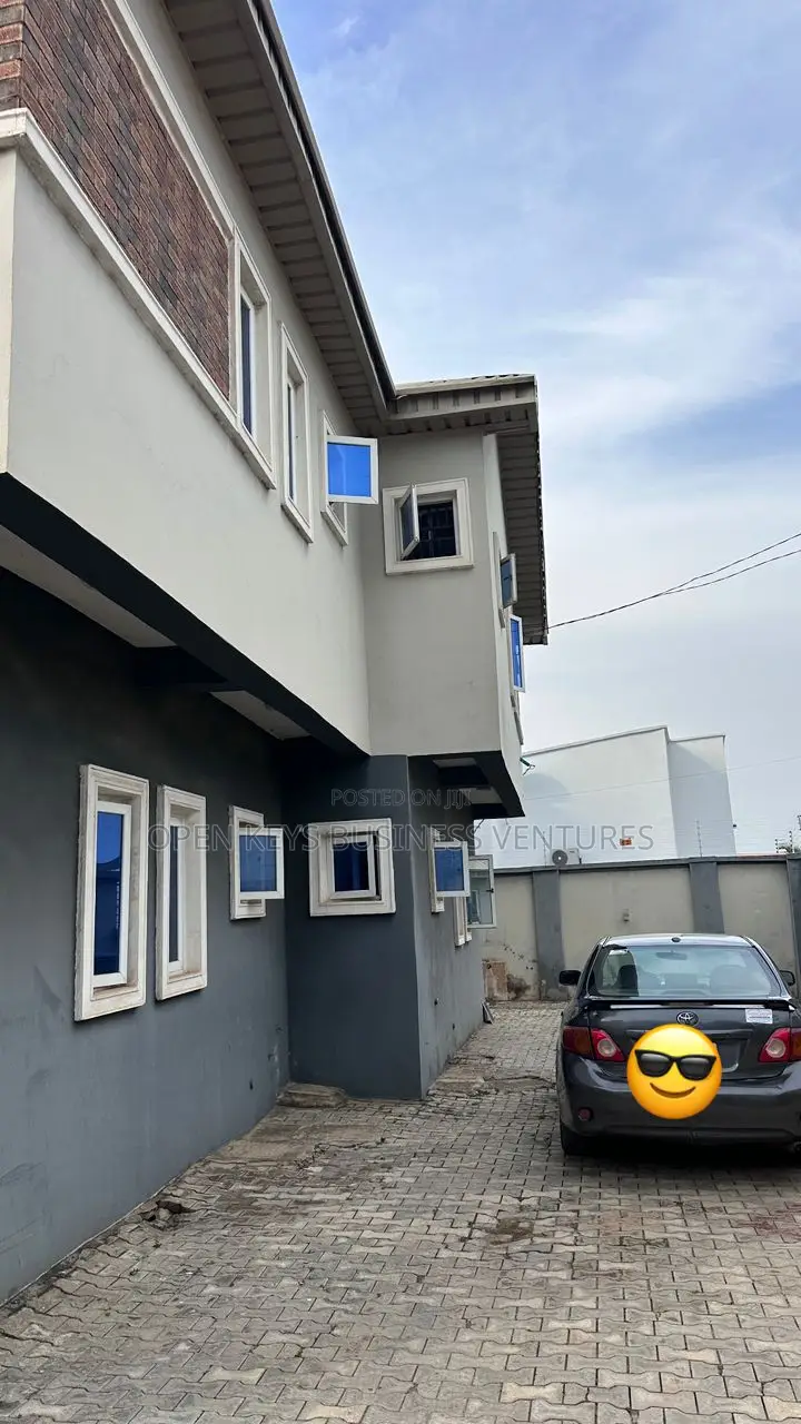 Furnished 2bdrm Block of Flats in Oluode, Oluyole Estate for sale in Oluyole Estate