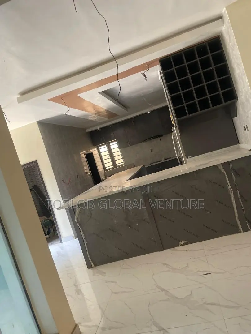 5bdrm Duplex in Akala Express for sale in Akala Express