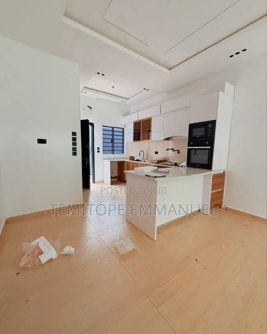 Furnished 1bdrm Apartment in Ikeja GRA for sale in Ikeja GRA