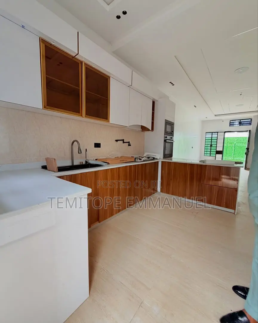 Furnished 1bdrm Apartment in Ikeja GRA for sale in Ikeja GRA