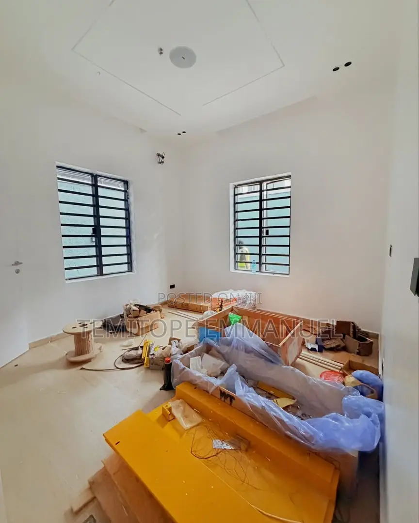 Furnished 1bdrm Apartment in Ikeja GRA for sale in Ikeja GRA