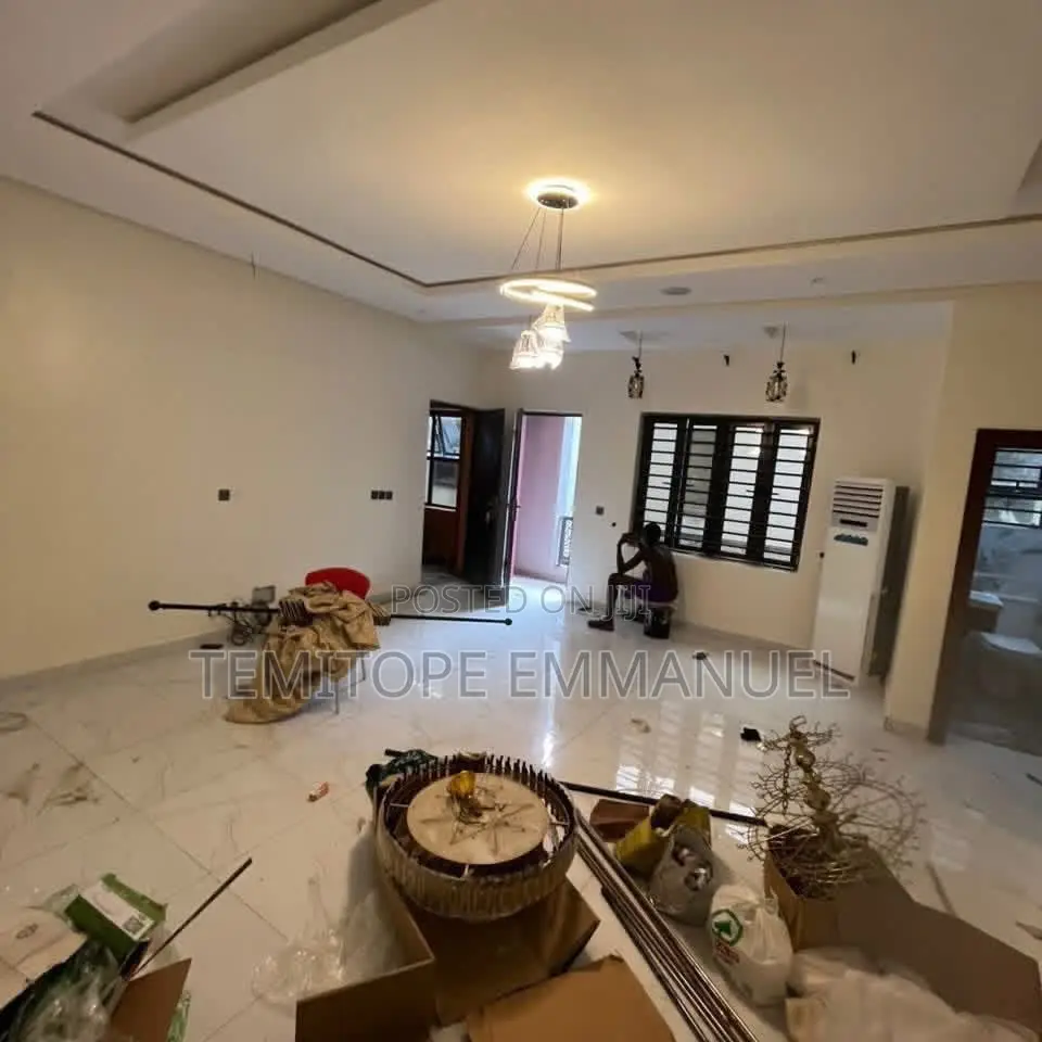 Furnished 3bdrm Apartment in Gbagada for sale in Gbagada