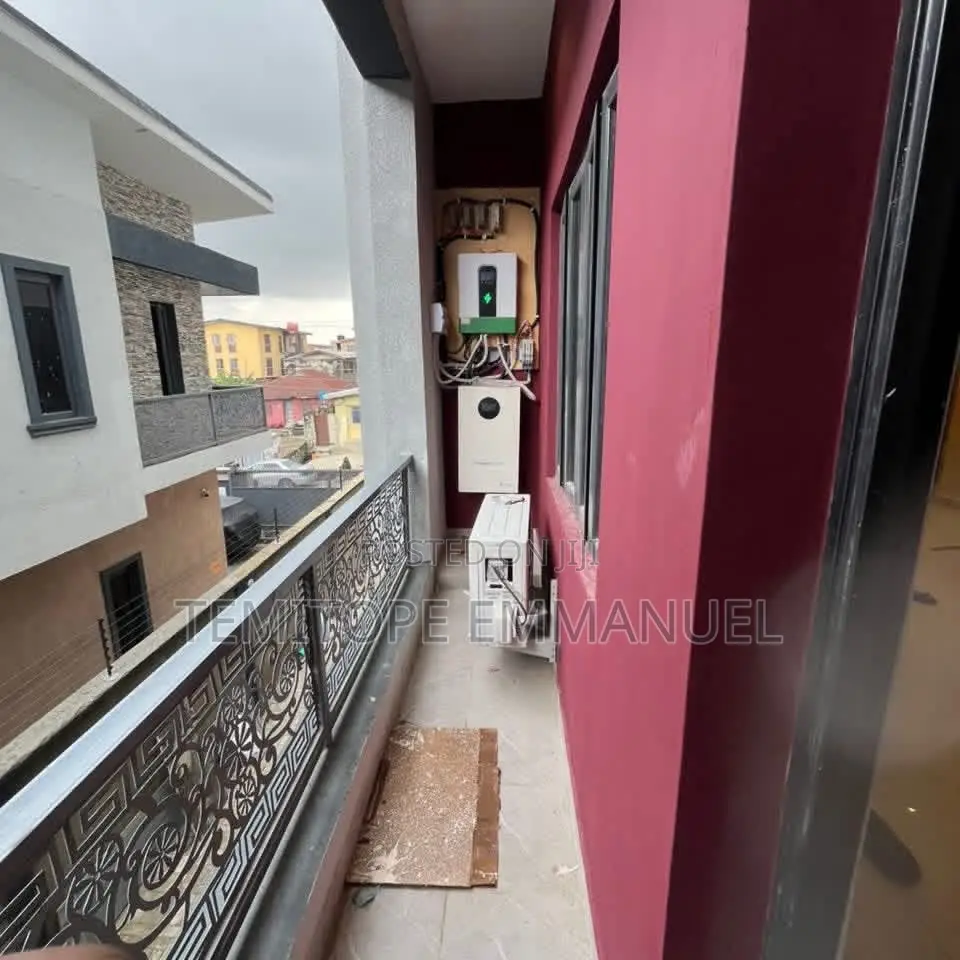 Furnished 3bdrm Apartment in Gbagada for sale in Gbagada