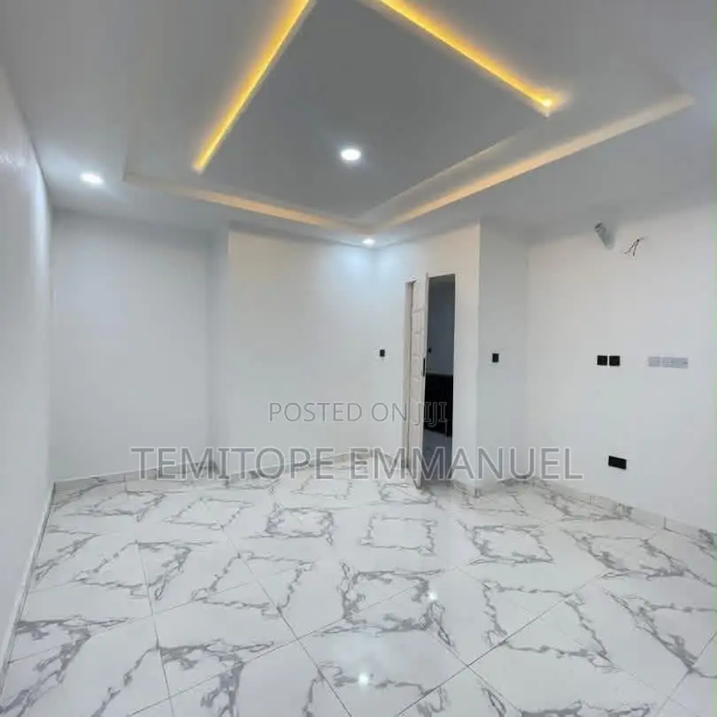 Furnished 4bdrm Duplex in Anthony Village for sale in Anthony Village