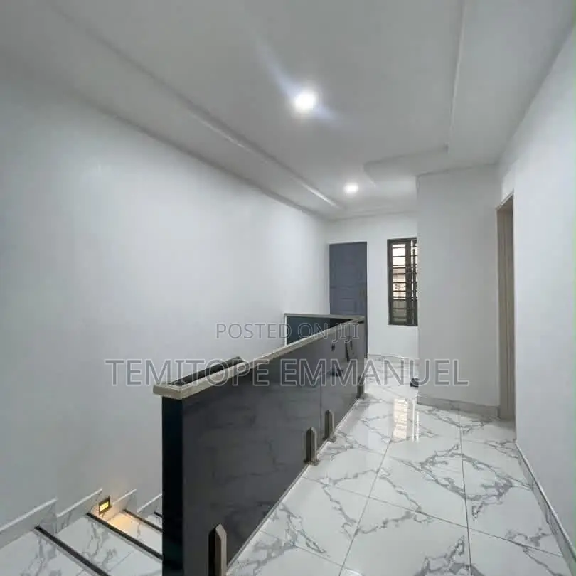 Furnished 4bdrm Duplex in Anthony Village for sale in Anthony Village