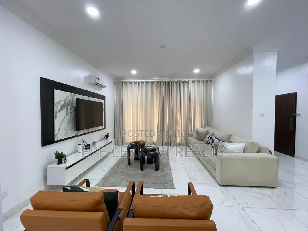 3bdrm Block of Flats in Victoria Island for sale in Victoria Island