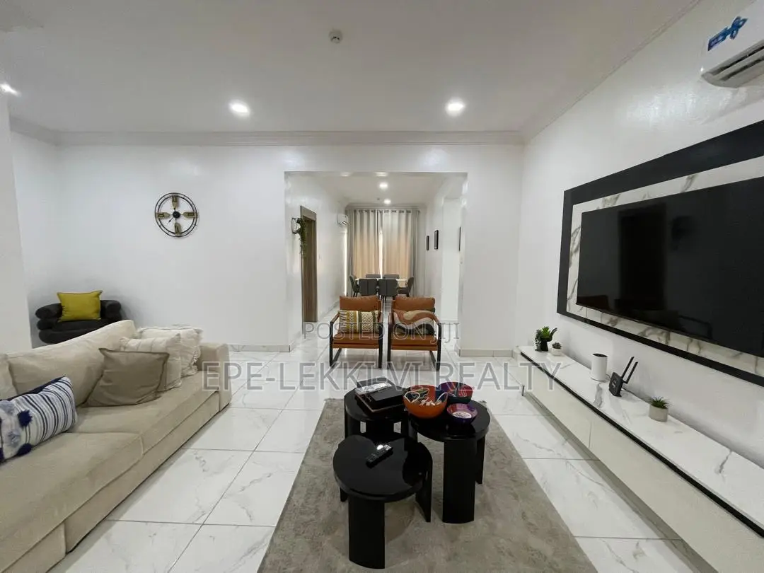 3bdrm Block of Flats in Victoria Island for sale in Victoria Island