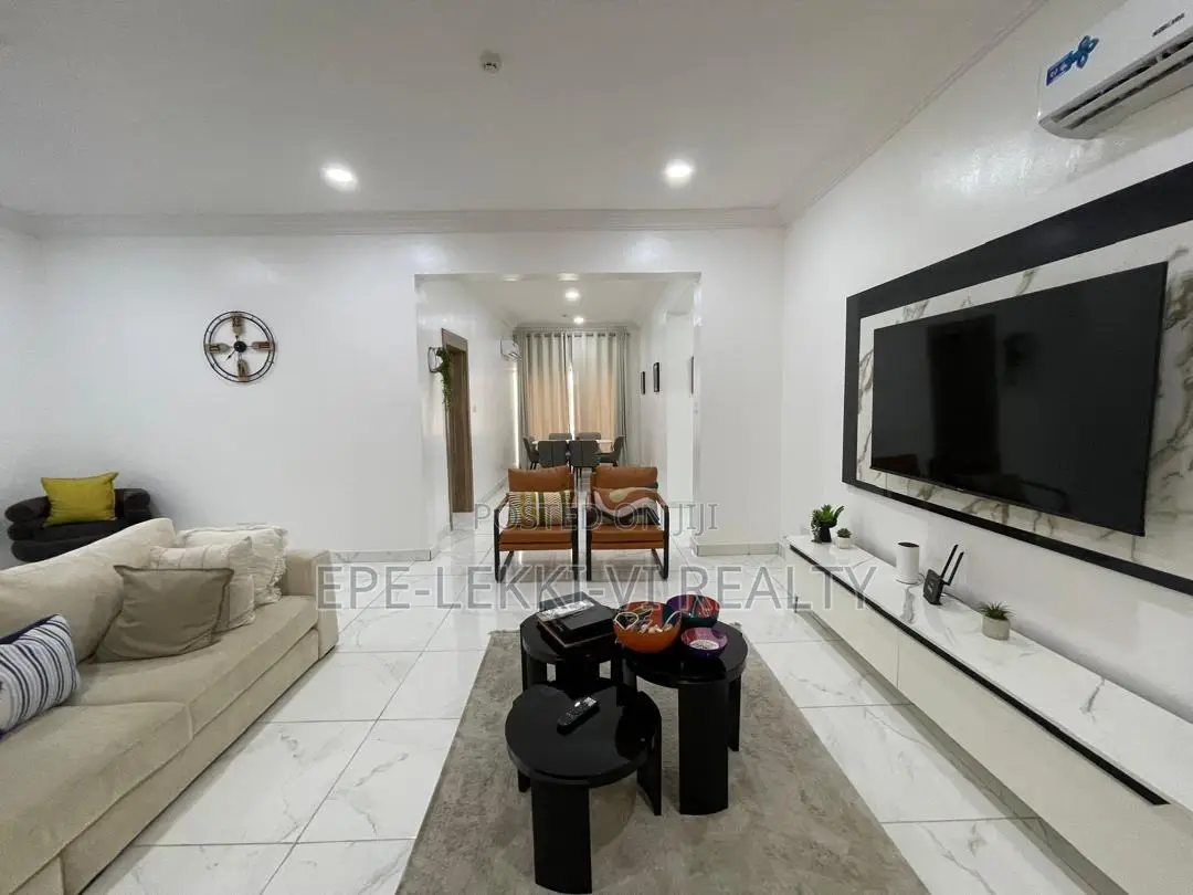 3bdrm Block of Flats in Victoria Island for sale in Victoria Island