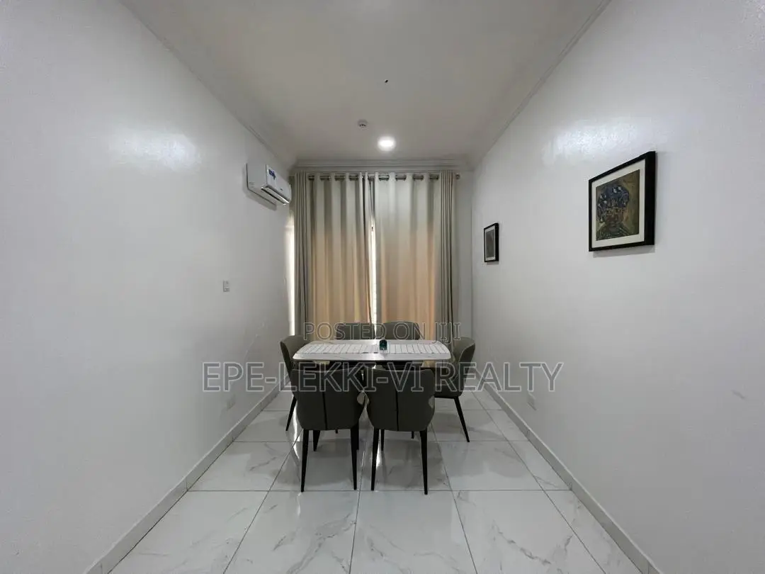 3bdrm Block of Flats in Victoria Island for sale in Victoria Island