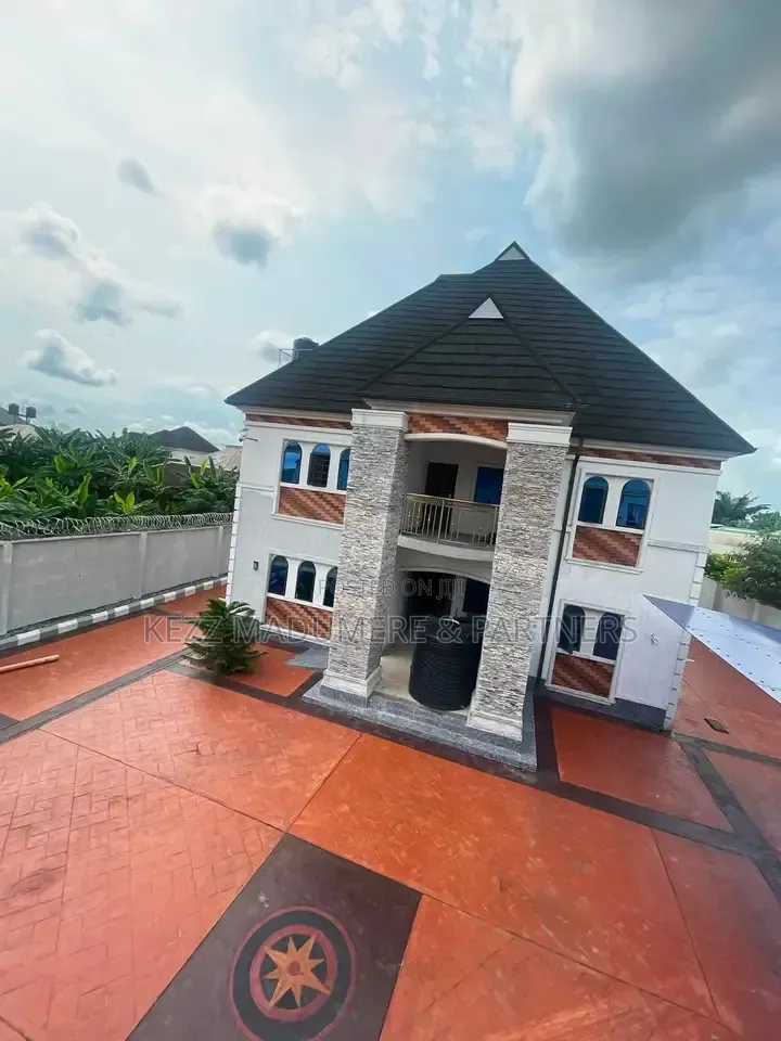 5bdrm Duplex in Shell Cooperative for sale in Eneka
