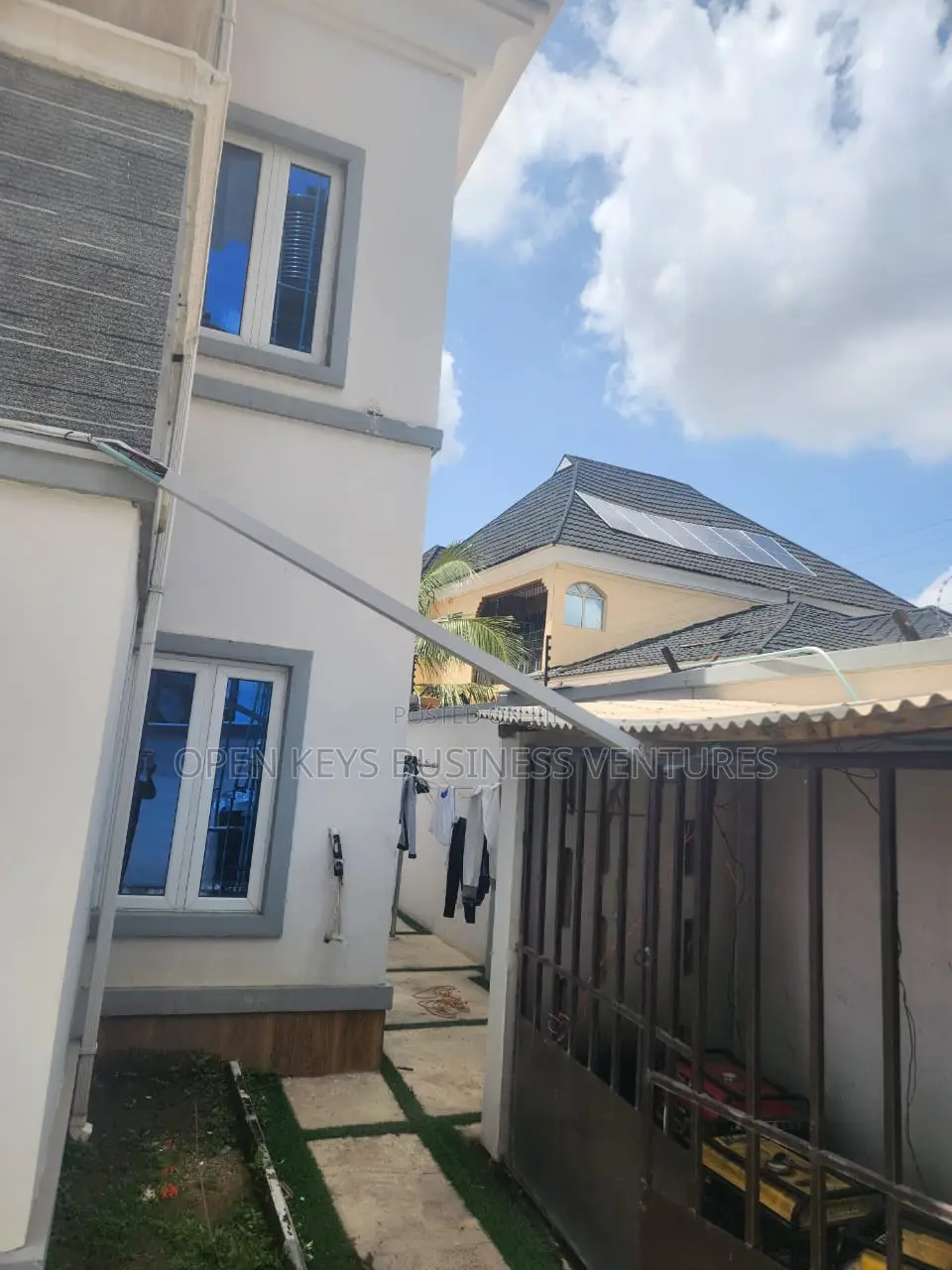 3bdrm Block of Flats in Icast, Akala Express for sale in Akala Express