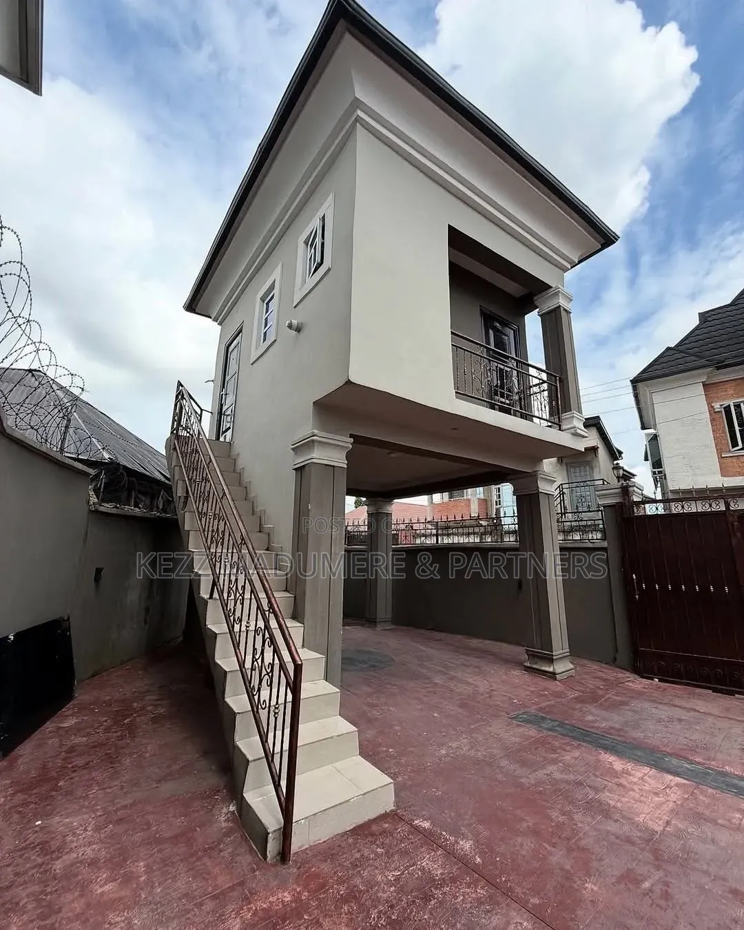 6bdrm Duplex in Farm Road 2 , Eliozu for sale in Eliozu