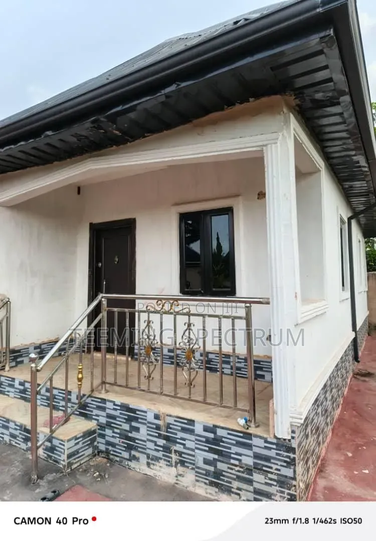2bdrm Block of Flats in Benin City for sale in Benin City