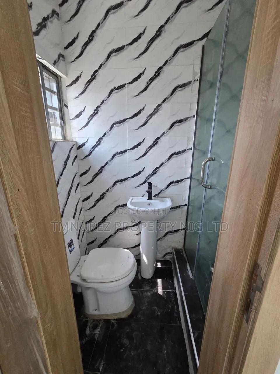3bdrm Apartment in Yaba Lagos, Ebute Metta for sale in Ebute Metta